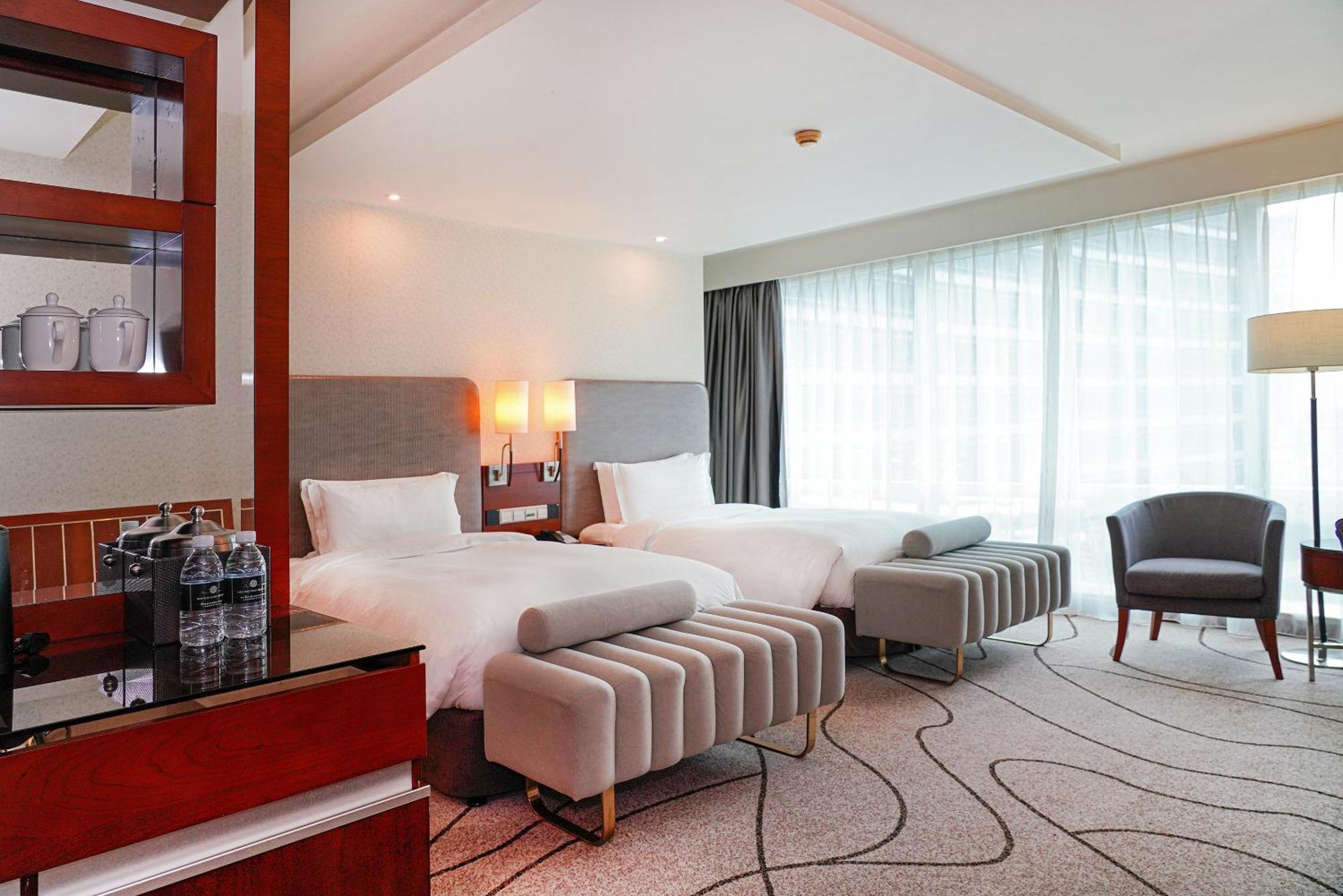 Pullman Shanghai Central - In Xintiandi & Yu Garden Area Exterior photo